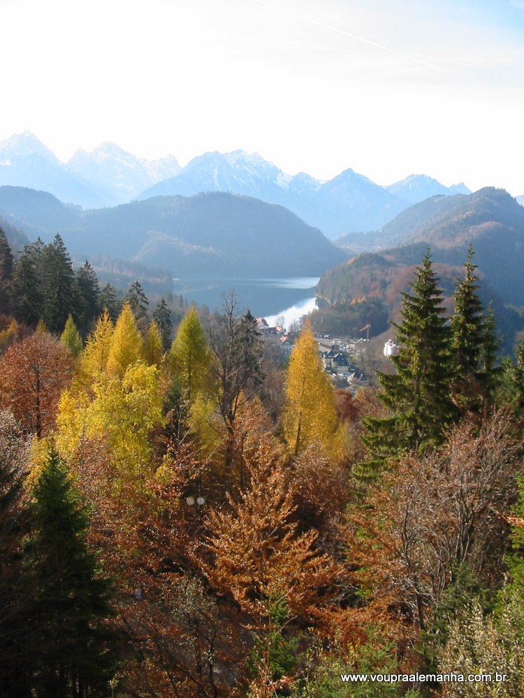 O entorno do Castelo Neuschwanstein no Outono